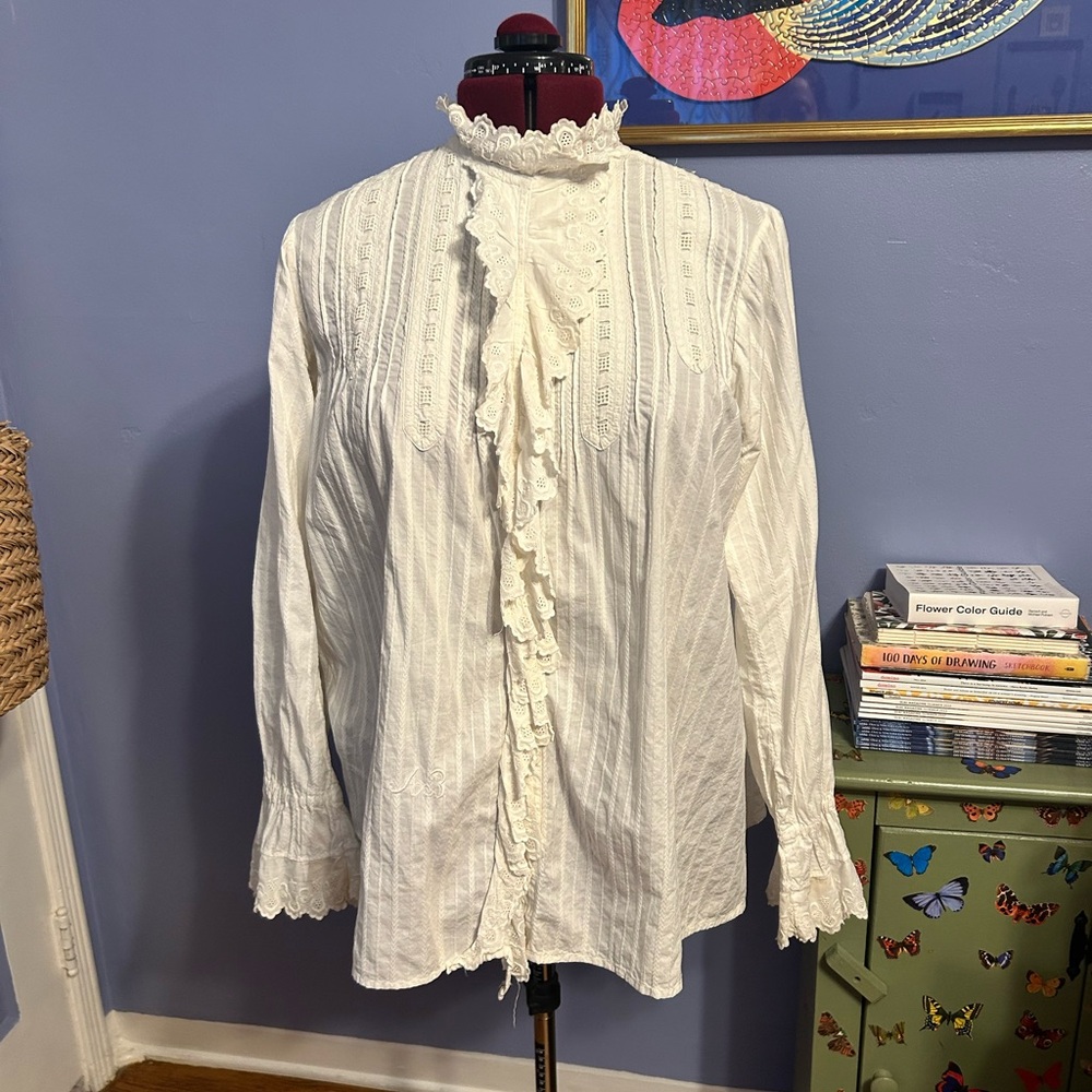Antique Elegant White Lace Trim Blouse